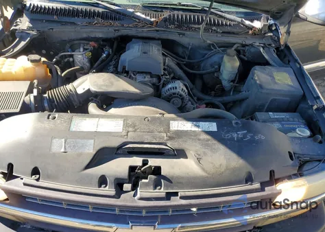 2000 Chevrolet Silverado C1500 из США, поврежденный, VIN 1GCEC19TXYZ147790